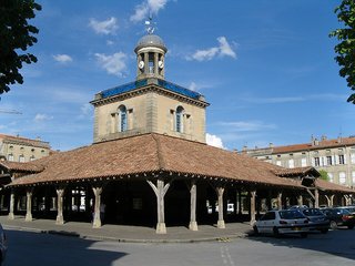 Elegant arcades, independent cafés and traditional architecture give Revel its unique charm in the heart of Occitanie