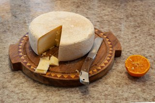 Taste the creamy Bethmale cheese at bustling farmers’ markets in the Ariège Taste the creamy Bethmale cheese at bustling farmers’ markets in the Ariège