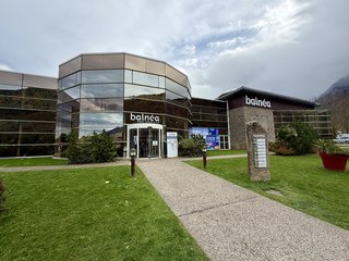 Geniet van de wellnessretraites in de Pyreneeën, van thermale baden tot buitenzwembaden.