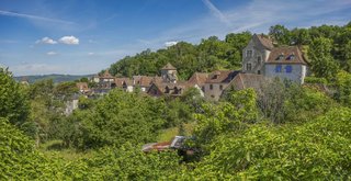 Village and countryside living in southwest France offers peaceful surroundings, traditional homes, and a relaxed pace ideal for lifestyle-focused buyers.