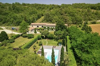 Les maisons de campagne dans le sud-ouest de la France offrent des vues dégagées, de l’intimité et un cadre paisible pour une vie à la campagne en Occitanie. Les maisons de campagne dans le sud-ouest de la France offrent des vues dégagées, de l’intimité et un cadre paisible pour une vie à la campagne en Occitanie.